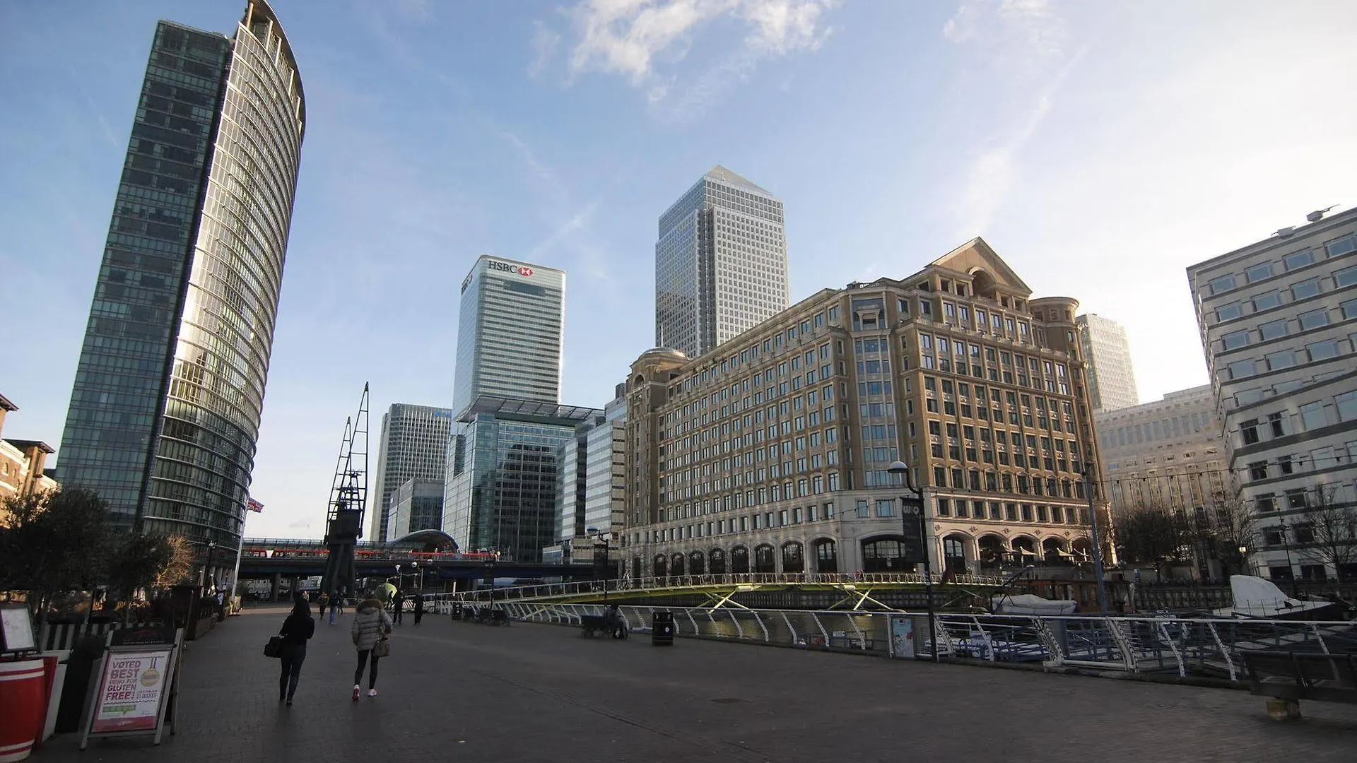 Canary Wharf - Corporate Riverside Apartments
