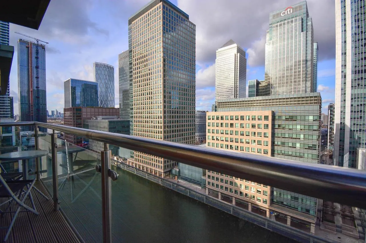 Canary Wharf - Corporate Riverside Apartments London